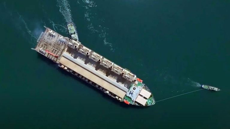 Llega a Cuba un nuevo barco turco generador de energía eléctrica