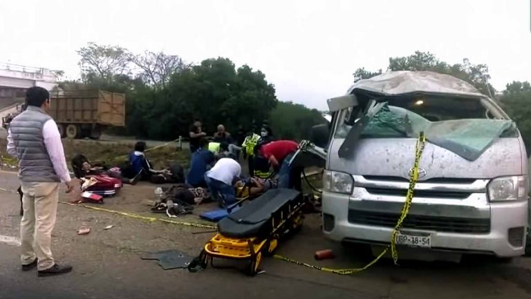 Identifican a muertos y heridos en accidente de migrantes cubanos en México
