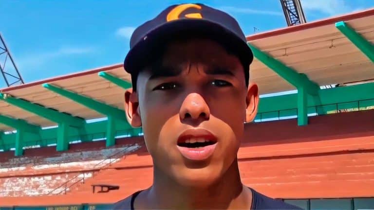 Un par de jugadores cubanos de béisbol piden la baja en plena decadencia de la Serie Nacional