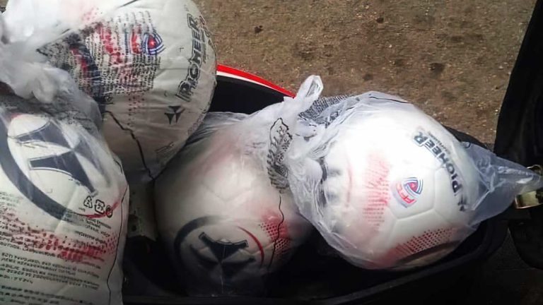 Denuncian corrupción y robo de balones destinados al fútbol base en Cuba