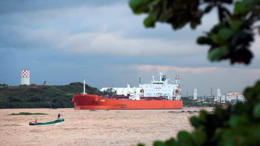 barco tanquero petroleo cubano vilma