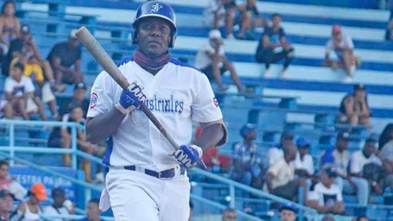 Industriales pierde victoria en béisbol cubano por uso de bate ilegal