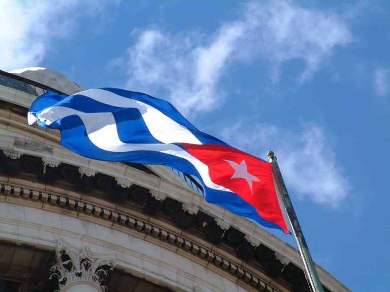 bandera cubana capitolio