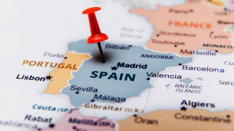 Cubanos ya pueden pedir visa de turismo a España