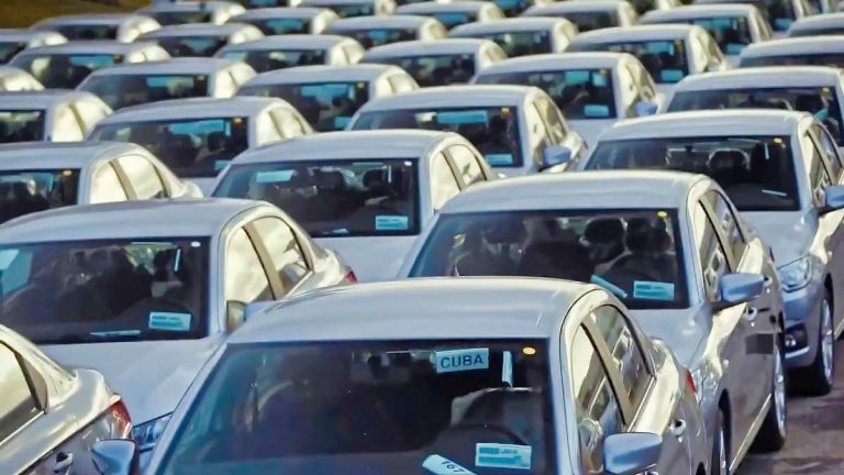 EE.UU. autoriza venta de vehículos y maquinaria a pequeñas empresas cubanas