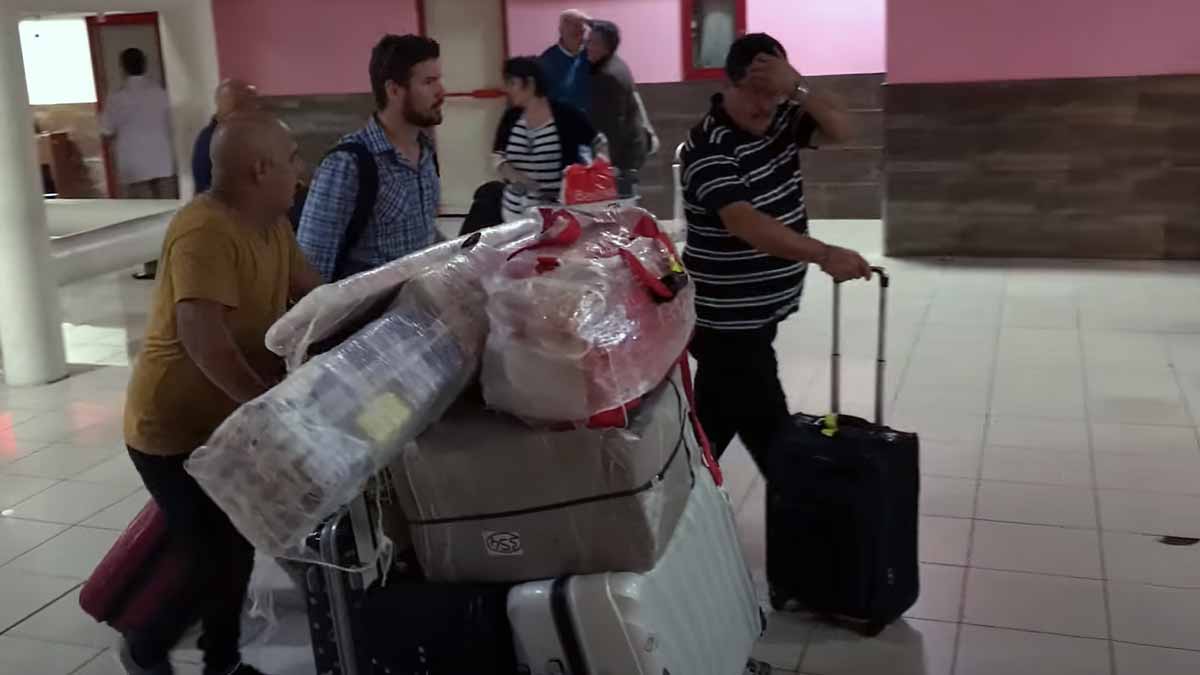 viajeros aeropuerto cuba